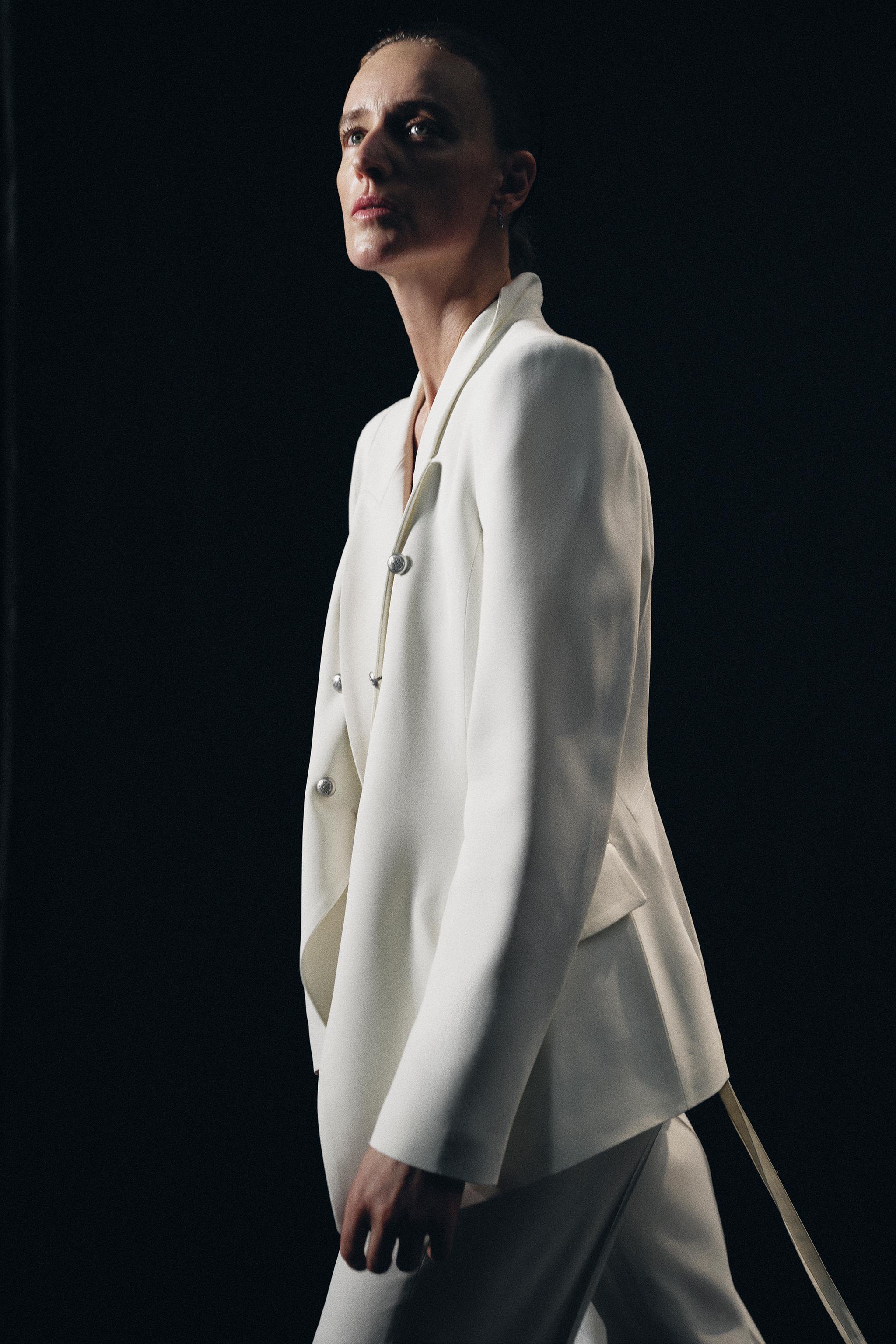 BLAZER À BOUTONNAGE CROISÉ AVEC ÉPAULETTES ZW COLLECTION